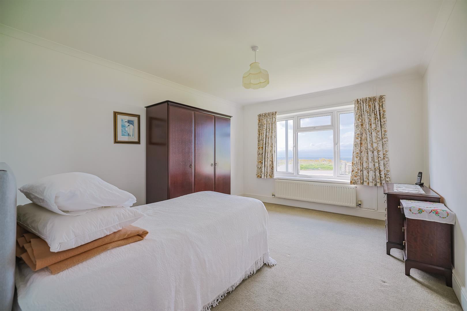 East Cliff, Pennard, Swansea, SA3 2AS
